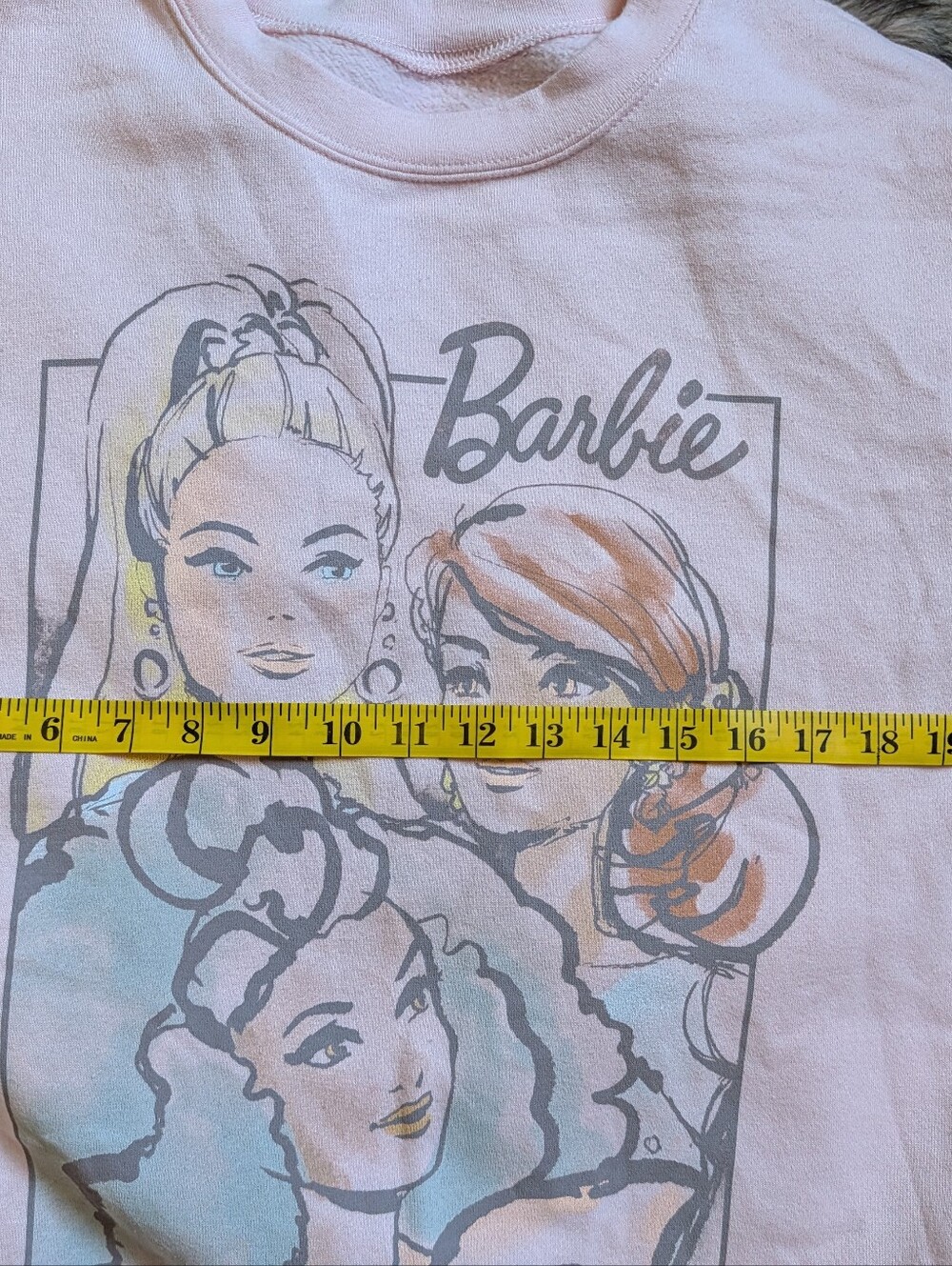 Barbie & Friends Light Pink Graphic Sweatshirt Mattel 2023 Size Large - Picture 4 of 6